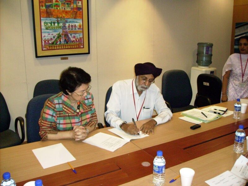 2008 Signing of LOU at MOE present Mdm. Ho Peng